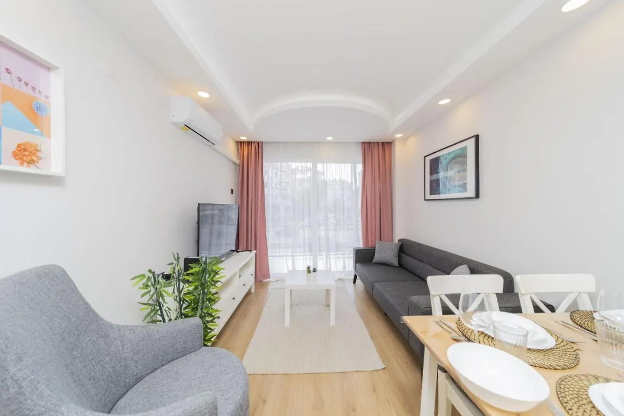 Fully Furnished Spacious Flat In Muratpasa Анталья